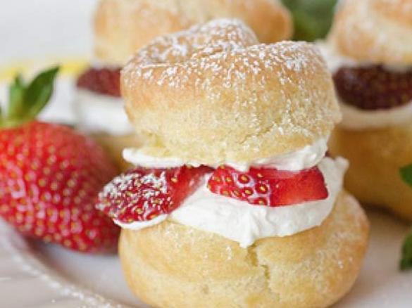 Strawberry Cream Puffs