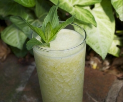 Orange, Pineapple and Mint Smoothie Juice