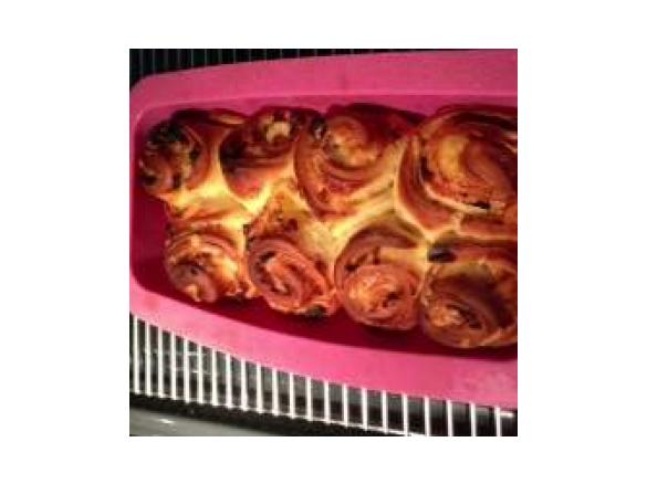 Caramelised Onion and Cheese Pull Apart/Scrolls