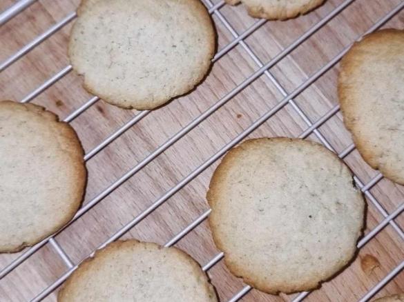 Lemon myrtle butter biscuits