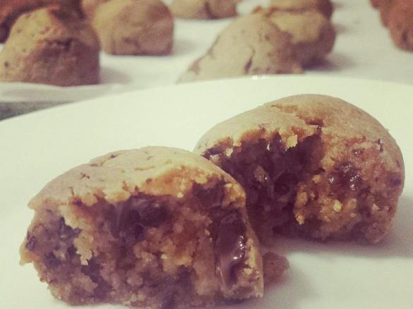 Peanut butter, choc chip dough bites