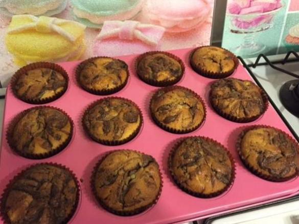 NUTELLA SWIRL MUFFINS