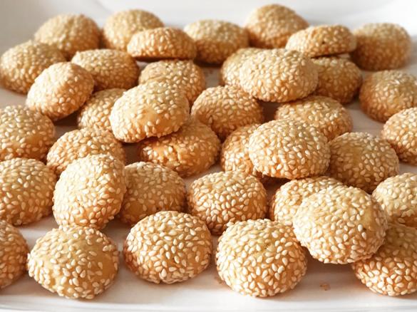 Blue Cheese & Sesame Biscuits