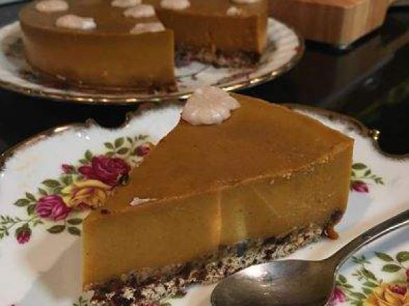 AIP Pumpkin Spice Cake with Gingersnap Crust