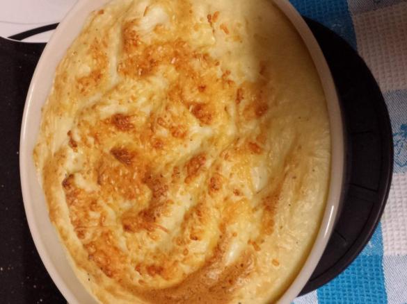 Hunters Curry Cottage Pie (with cherry tomatoes)