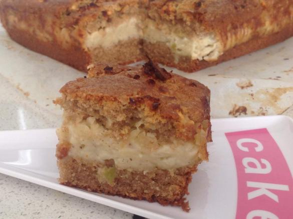 Apple & Vanilla Custard Cake