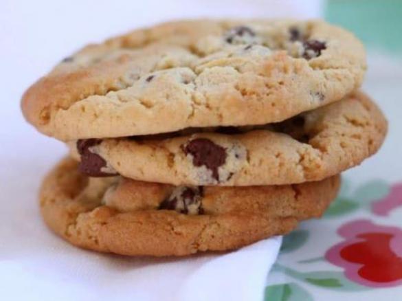 Variation Only THE BEST Chocolate Chip Cookies EVER!