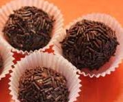 Chocolate caramel balls (Brigadeiros) 