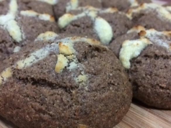 LCHF Hot Cross Buns