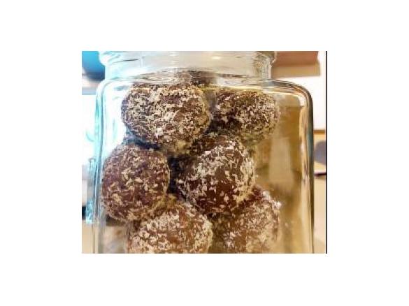 Healthy Choc Chip Cookie Dough Protein Balls