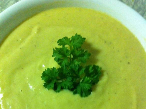 Easy Cheesy Cauliflower Soup