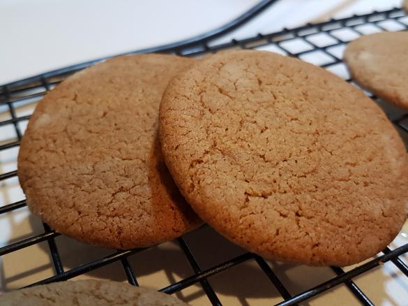 Crisp Ginger Biscuits