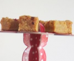 Caramel raspberry brownie