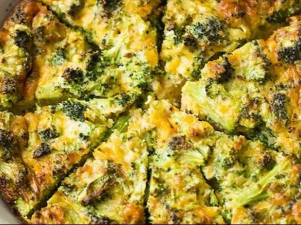 Variation Crustless Broccoli Quiche with cheddar and onions