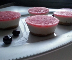 Raw cheesecakes (dairy free, gluten free, refined sugar free, paleo, vegan option)