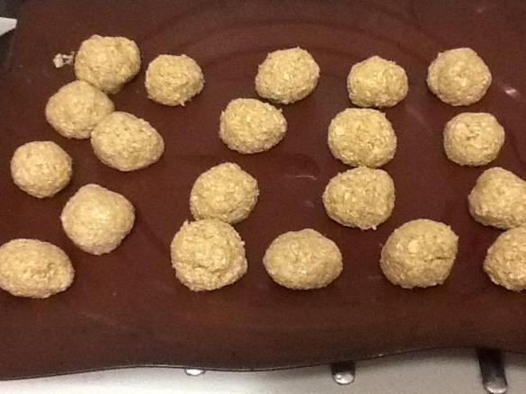 Banana, oat and sesame balls