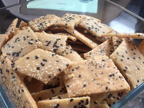 Janine's Plain Rice Crackers - Thermie and Friends