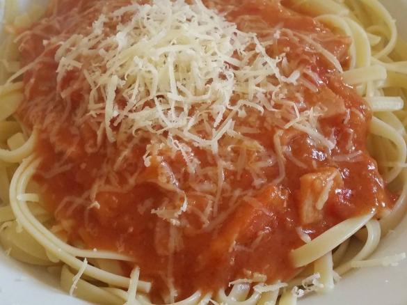 Chilli bacon and tomato pasta sauce