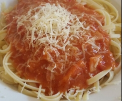 Chilli bacon and tomato pasta sauce