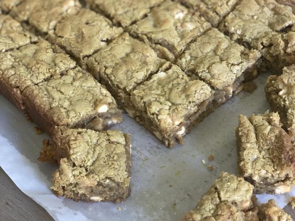 Pistachio Blondies