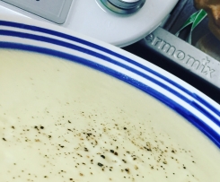 cauliflower and goats cheese soup