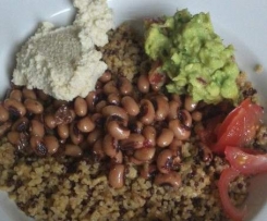 Mexican Quinoa Bowls with Cashew Cream (vegan)