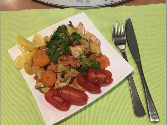 Chicken, Pasta & Capsicum, Sundried Tomato Dip