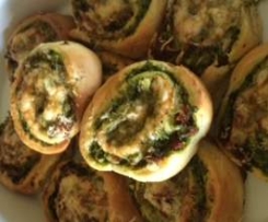 Spinach, Sun-Dried Tomato & Chicken Scrolls