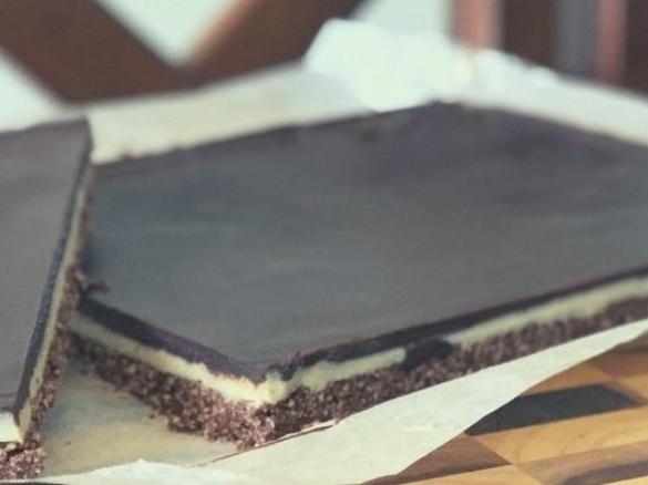 LCHF Raw Caramel Slice