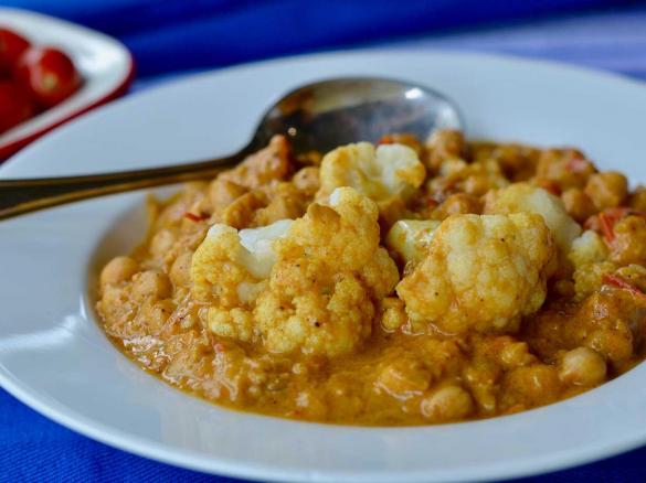 Chickpea and cauliflower curry