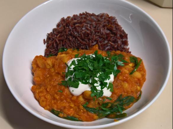Red Lentil Dhal with Spinach and Red Rice Low GI