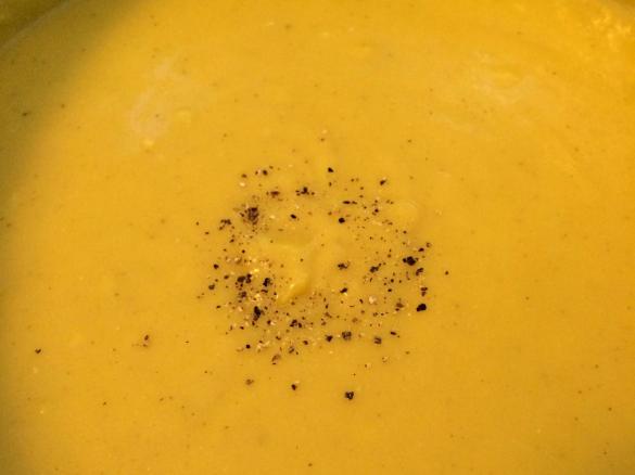 Chickpea, chicken and vegetable soup