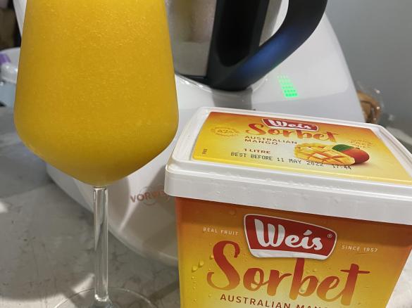 Moscato Mango Daiquiri