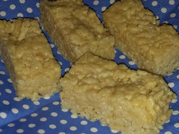 Macadamia and Puffed Rice Bars - Sugar Free