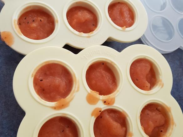 Strawberry, kiwi and apple baby food