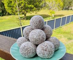 Bliss balls with a crunch