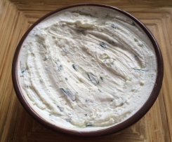 Creamy feta and herb dip