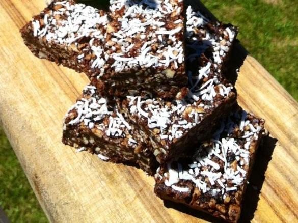 Raw Paleo Peppermint Cacao Slice