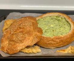 Cob loaf with croutons and spinach dip