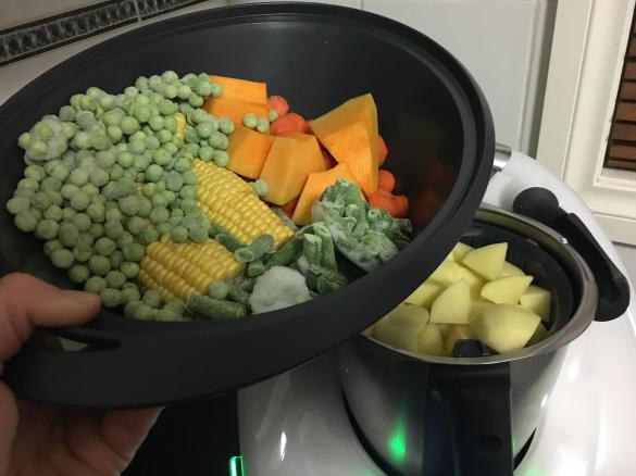 Mashed Potato and Steamed Vegetables (Steamer and Varoma)