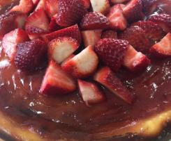 Easy baked cheesecake with strawberry topping