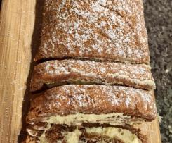 Spiced Meringue Roulade with LCHF variation