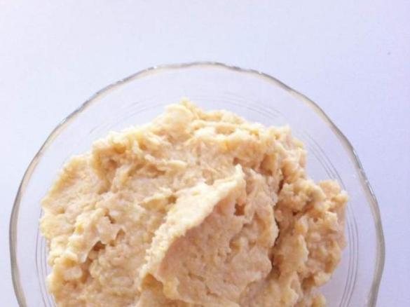 Light & fluffy Hommous