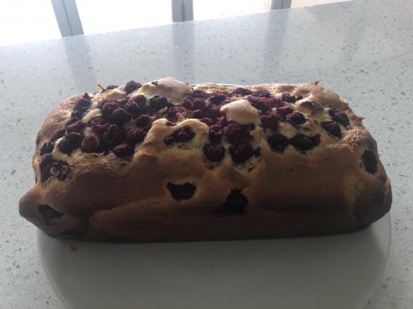 Raspberry and lemon curd cake