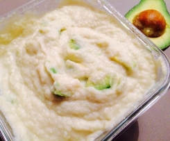 CREAMY GARLIC PARMESAN AVOCADO CAULIFLOWER MASH