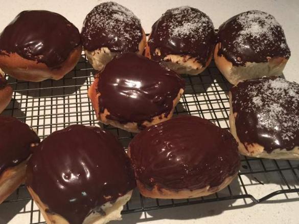 Chocolate Icing for Iced buns