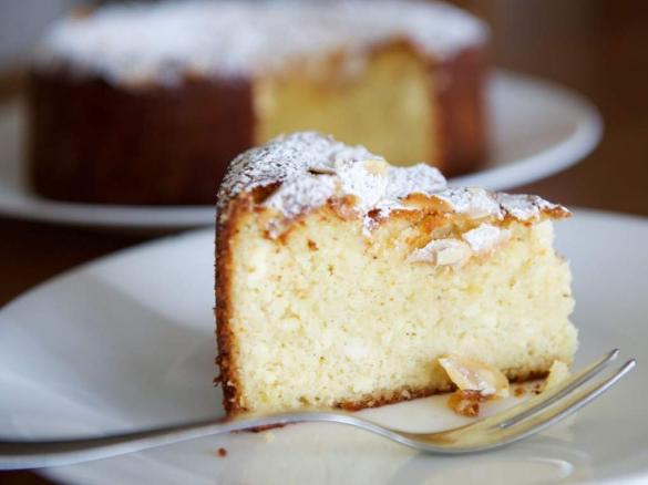 Gluten Free Almond and Ricotta Cake