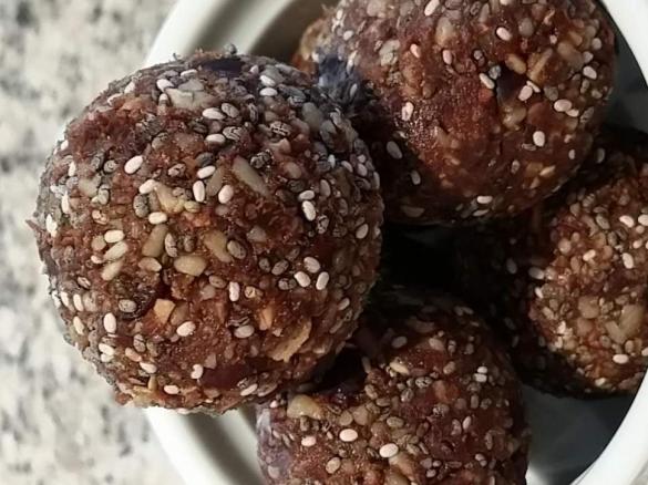 Nut free snack balls