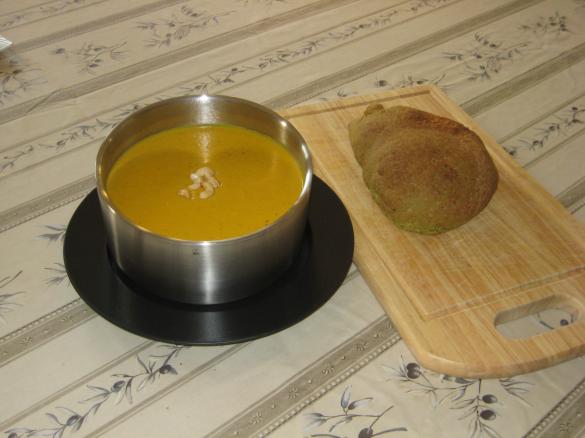 African Spiced Pumpkin & Peanut Soup