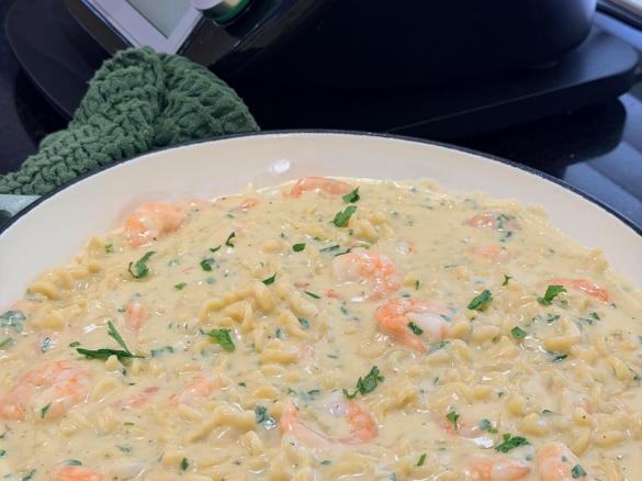 Creamy Garlic Prawn Pasta (TM6/TM5 version) by Thermo Cazza